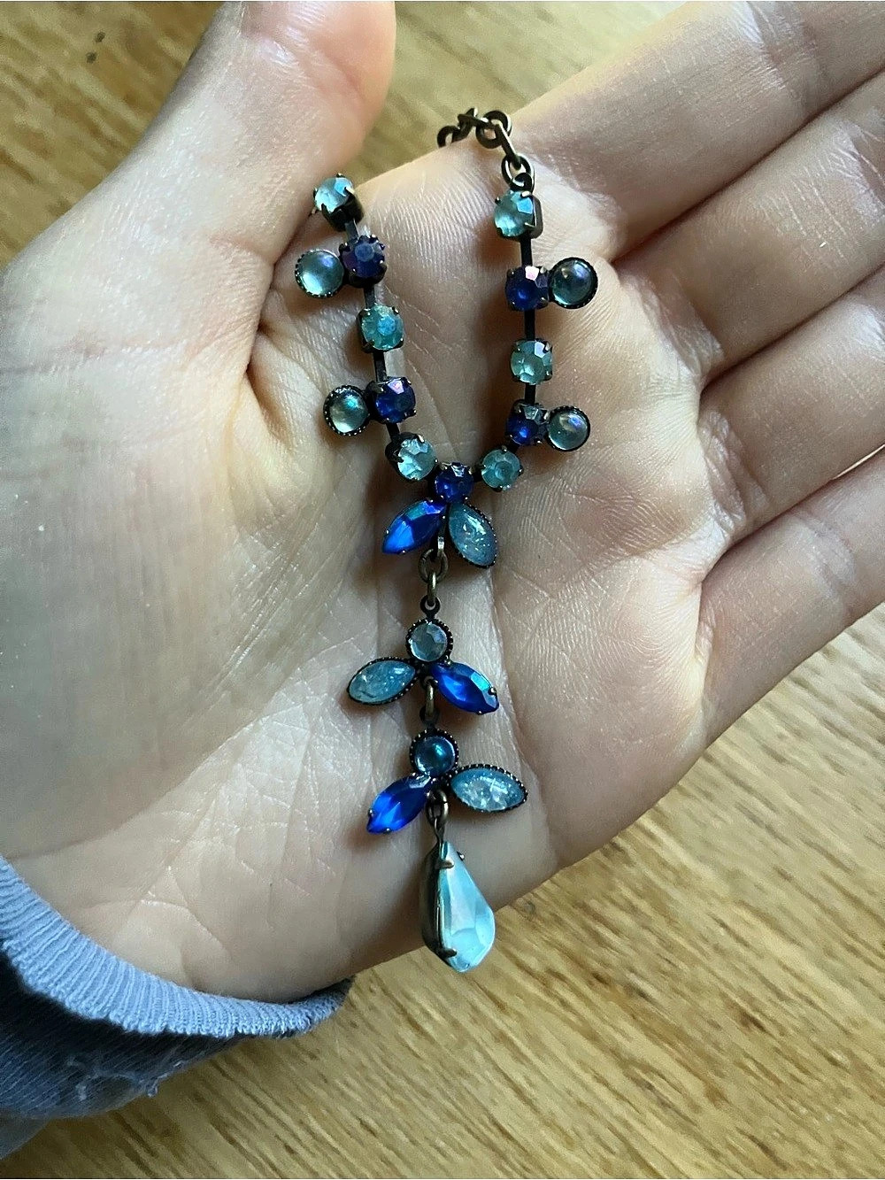 Blue Crysral Pendant Necklace